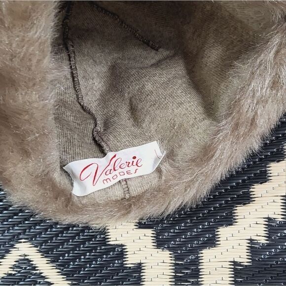 Valerie Modes faux fur hat - Picture 5 of 5